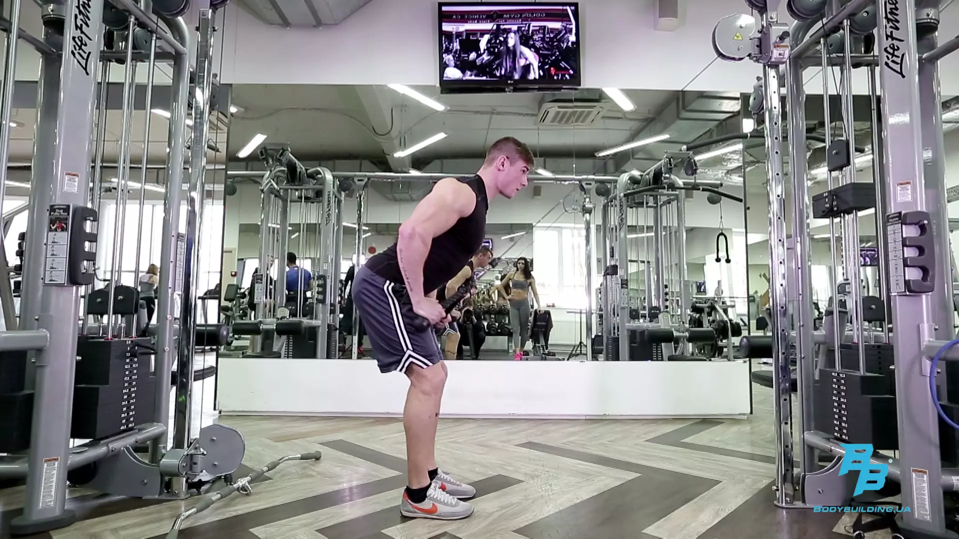 Правильный Пуловер в кроссовере видео - online тренировки в магазине спортивного питания bb.ua